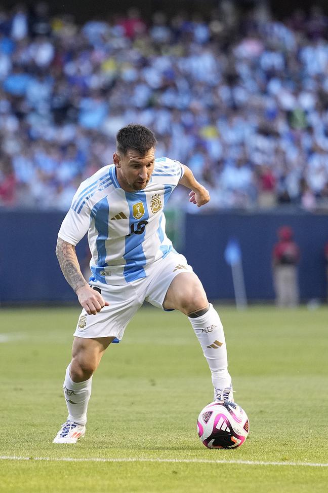 马雷斯卡：没见过哪个教练在一家俱乐部17年，我觉得这太棒了（马雷斯卡：从未见教练在一队执教17年，这样的坚持太棒了）