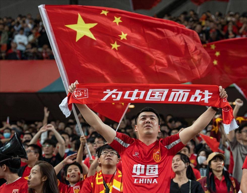 篮球NBA教练席再迎变动，多队寻求换帅（NBA教练席再起风云，多支球队酝酿更换主帅）