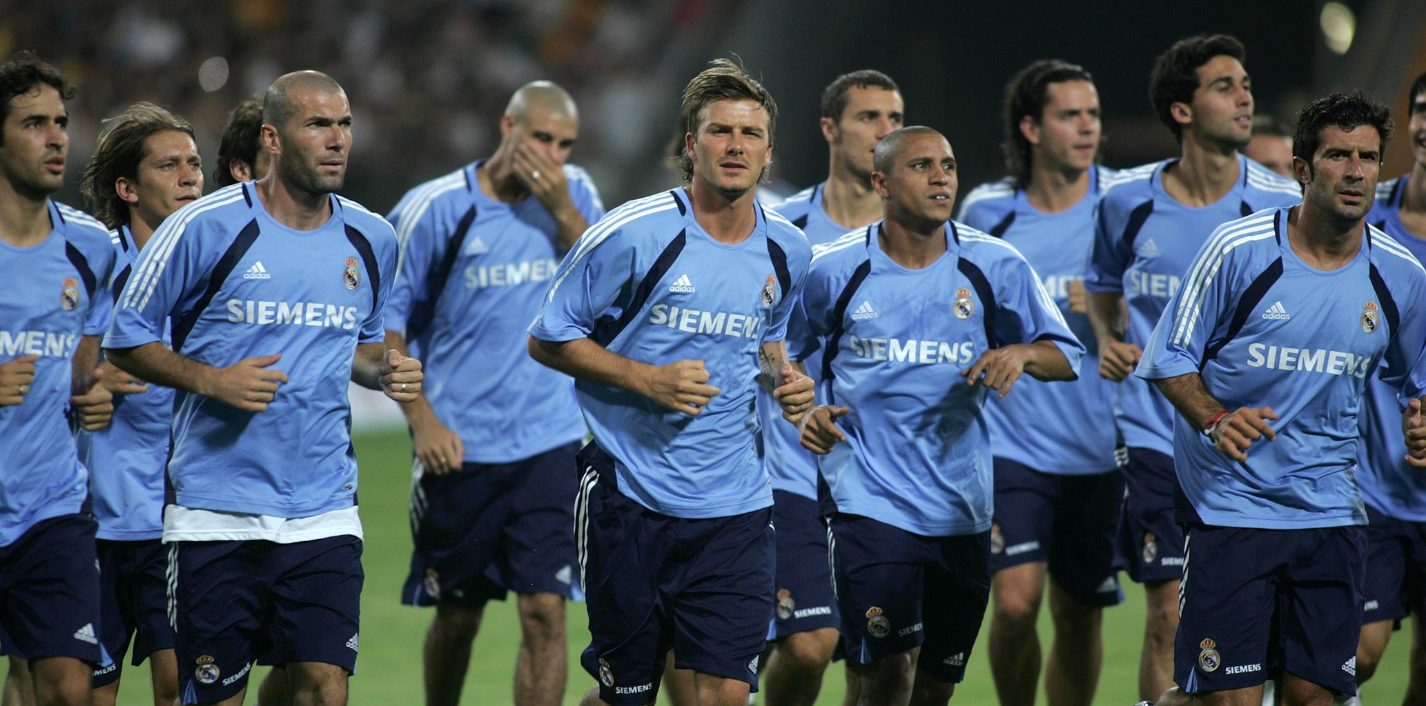 换我上赛季就早早下课了（搁上赛季，我怕是早被解职了）