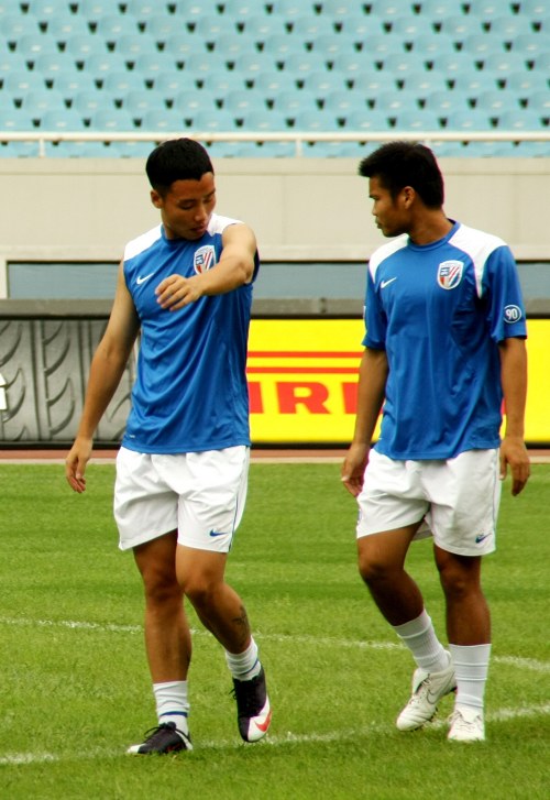 世体：巴萨仍考虑签格里马尔多；坎塞洛、穆尼奥斯也愿意加盟（世界体育报：巴萨仍在考虑引进格里马尔多，坎塞洛与穆尼奥斯也有加盟意向）