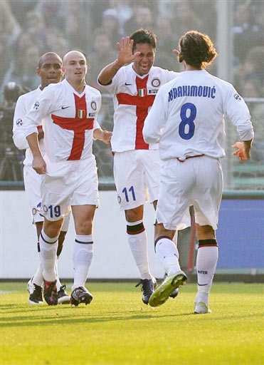 稳定输出！约基奇登场35分钟得到24分8篮板13助攻（稳定发挥！约基奇出战35分钟交出24分8篮板13助攻）