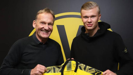 梅西将被颁发常规赛MVP！他已有季后赛MVP！还将开启梅西杯！（梅西将加冕常规赛MVP！季后赛MVP已在手，还将启动梅西杯）