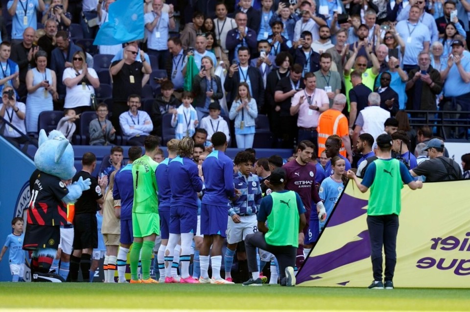 输掉关键卡位战！勇士已经落后西部第6的森林狼3.5个胜场（关键卡位战告负，勇士距西部第六森林狼已差3.5场）