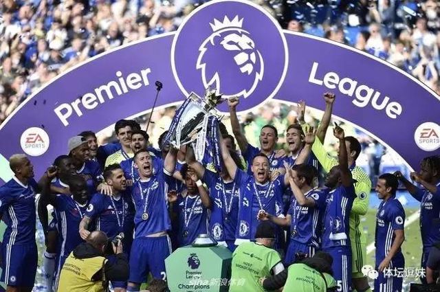 记者：蒯纪闻左臂疑似骨裂，刘浩帆膝盖内侧副韧带出现伤病（据报道，两名球员受伤：一人疑似左臂骨裂，另一人膝内侧副韧带受损）